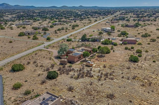 85 Herrada Road, Santa Fe, NM 87508