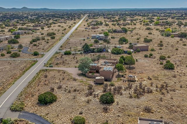 85 Herrada Road, Santa Fe, NM 87508