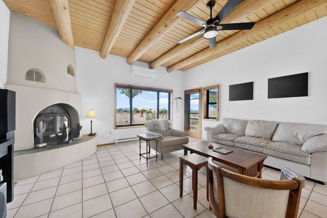 85 Herrada Road, Santa Fe, NM 87508