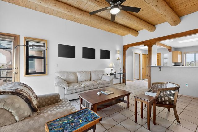 85 Herrada Road, Santa Fe, NM 87508