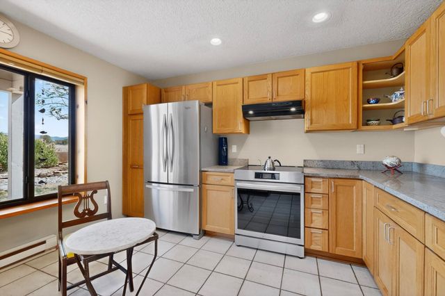 85 Herrada Road, Santa Fe, NM 87508