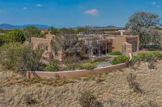 85 Herrada Road, Santa Fe, NM 87508