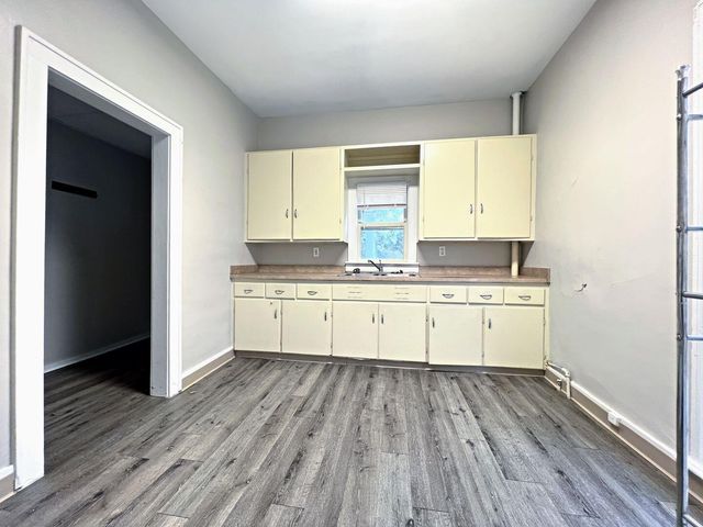 937 Davis Avenue Nw, City Of Grand Rapids, MI 49504