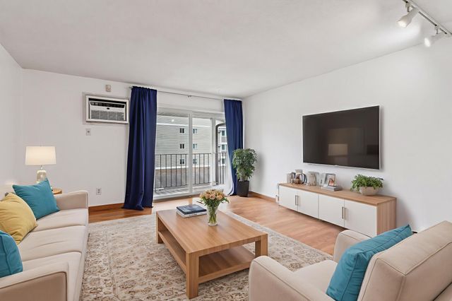 14115 Pennock Avenue 301, Apple Valley, MN 55124