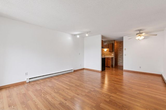 14115 Pennock Avenue 301, Apple Valley, MN 55124