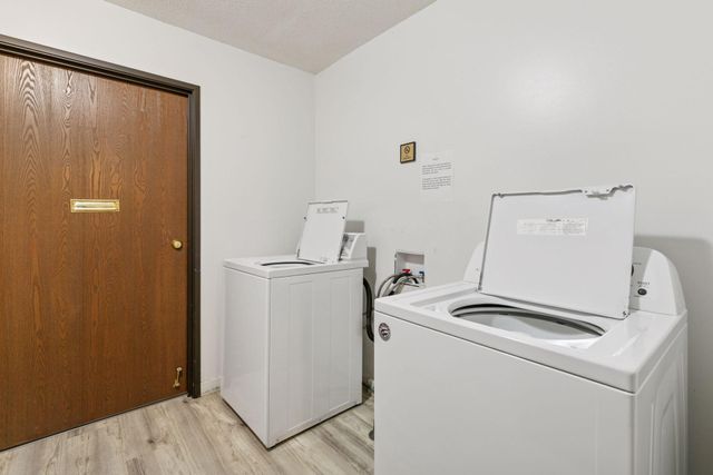 14115 Pennock Avenue 301, Apple Valley, MN 55124