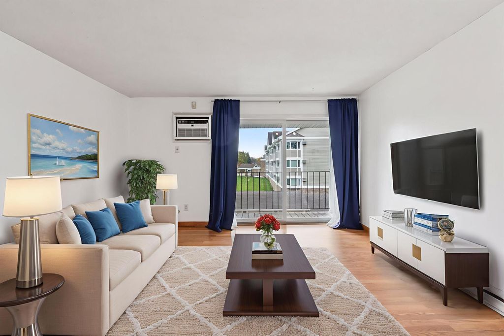 14115 Pennock Avenue 301, Apple Valley, MN 55124