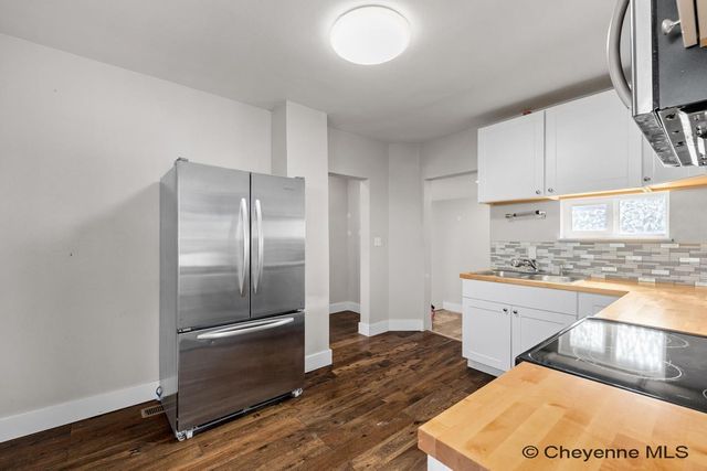 2006 E 16TH ST, Cheyenne, WY 82001