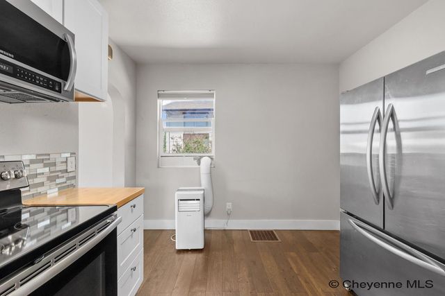 2006 E 16TH ST, Cheyenne, WY 82001