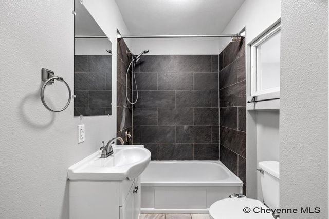 2006 E 16TH ST, Cheyenne, WY 82001