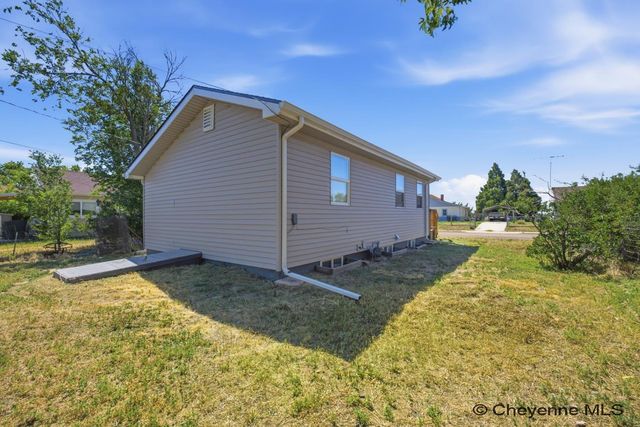 2006 E 16TH ST, Cheyenne, WY 82001