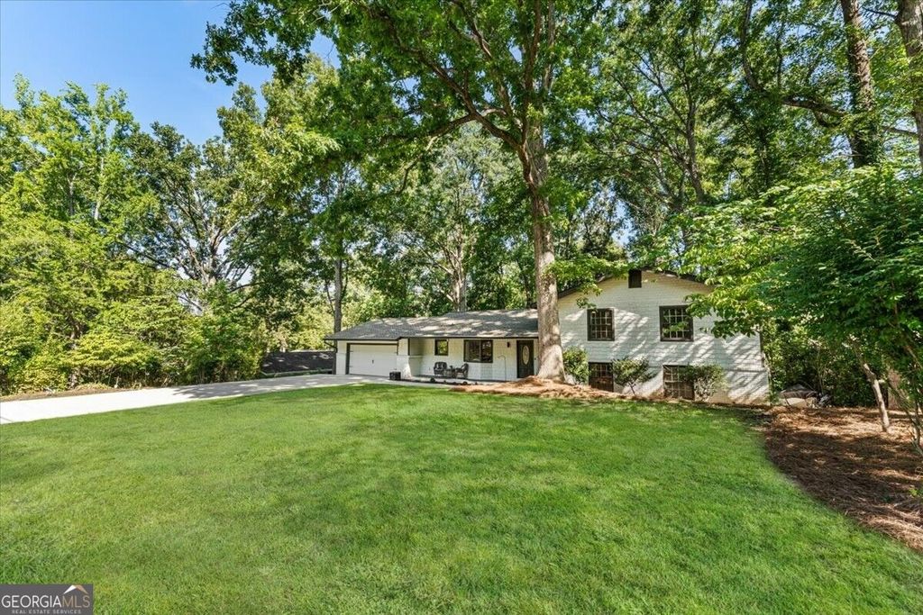 1606 E Nancy Creek Drive, Brookhaven, GA 30319 — exterior