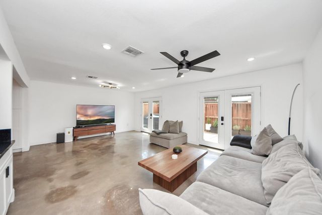 5801 Lumberdale Road 120, Houston, TX 77092