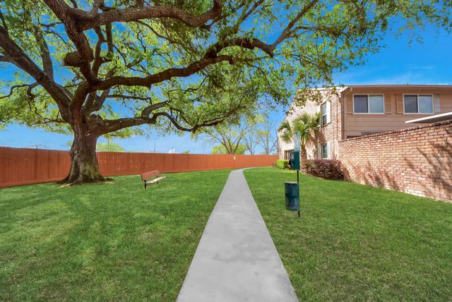 5801 Lumberdale Road 120, Houston, TX 77092