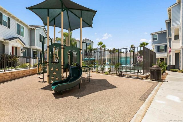 513 Pelican Ln, Imperial Beach, CA 91932