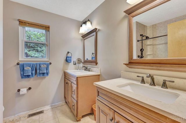 1466 Elmbrooke Court, Batavia Twp, OH 45102