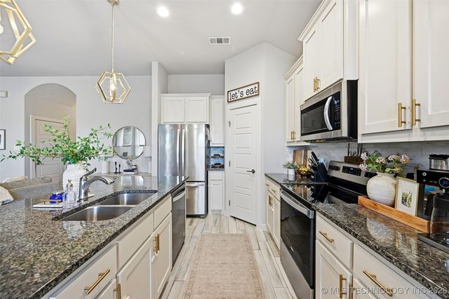 96 Tallgrass, Calera, OK 74730