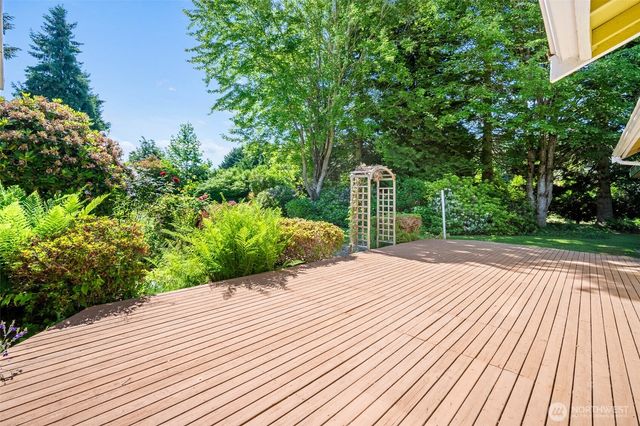 5458 Northwest Drive, Bellingham, WA 98226