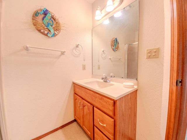 27505 S 614 Road, Grove, OK 74344