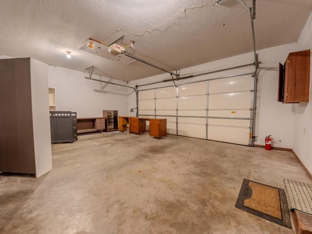 27505 S 614 Road, Grove, OK 74344