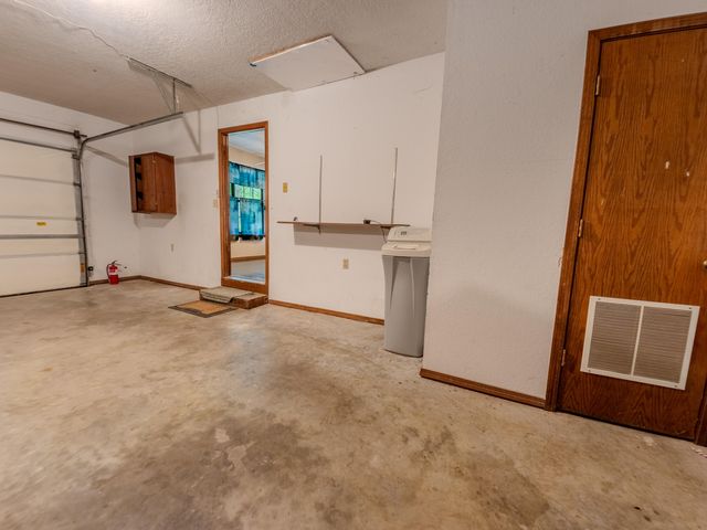 27505 S 614 Road, Grove, OK 74344