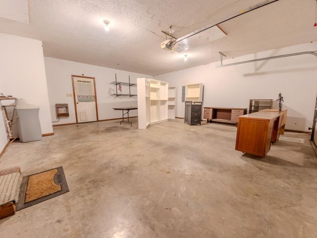 27505 S 614 Road, Grove, OK 74344