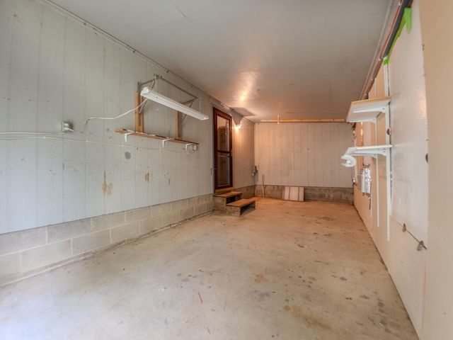 27505 S 614 Road, Grove, OK 74344