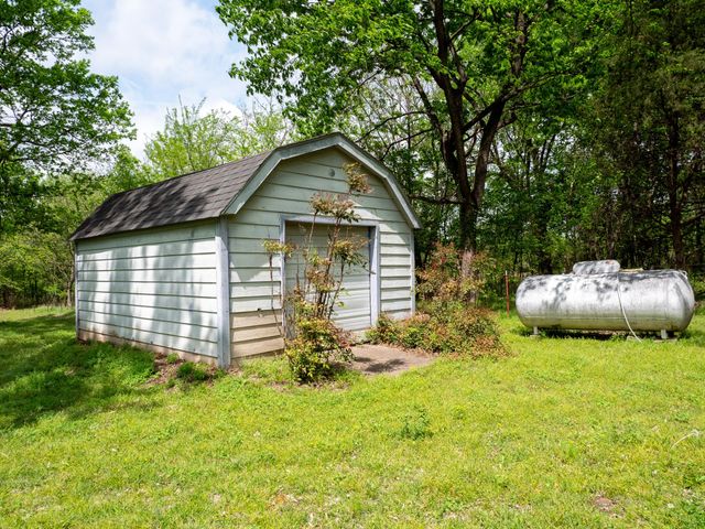 27505 S 614 Road, Grove, OK 74344