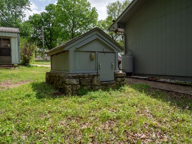 27505 S 614 Road, Grove, OK 74344