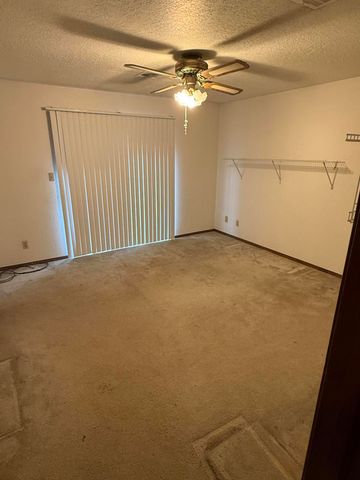 27505 S 614 Road, Grove, OK 74344