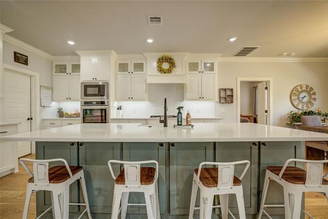 4309 Emery Drive, Edmond, OK 73034