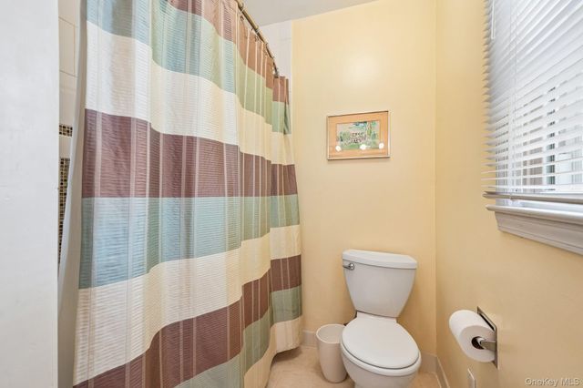 7 Maplewood Lane, New City, NY 10956