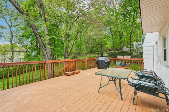 7 Maplewood Lane, New City, NY 10956