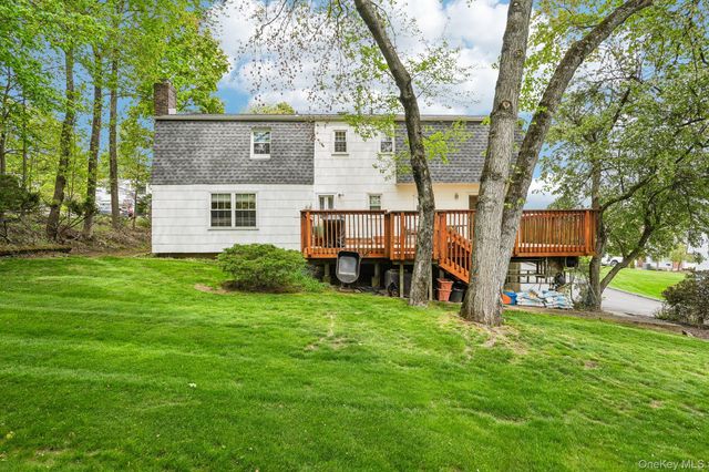 7 Maplewood Lane, New City, NY 10956