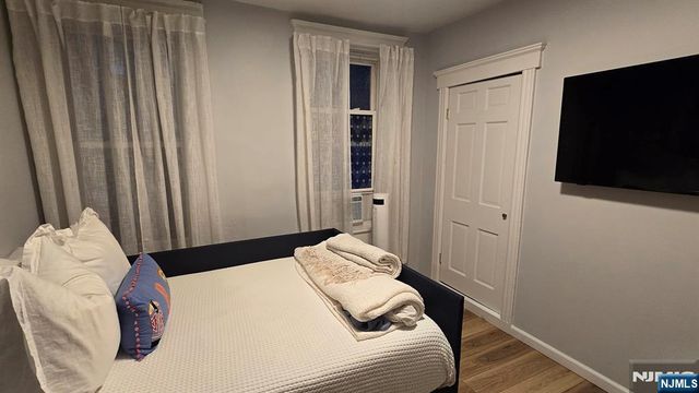 27 Russell Avenue 1, Edgewater, NJ 07020