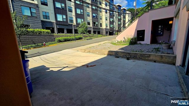 27 Russell Avenue 1, Edgewater, NJ 07020