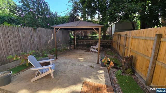 27 Russell Avenue 1, Edgewater, NJ 07020