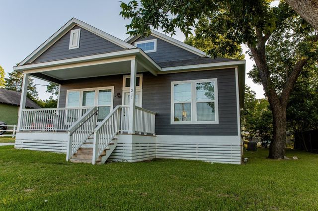 211 N Austin Street, Brenham, TX 77833