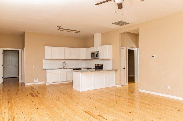 211 N Austin Street, Brenham, TX 77833