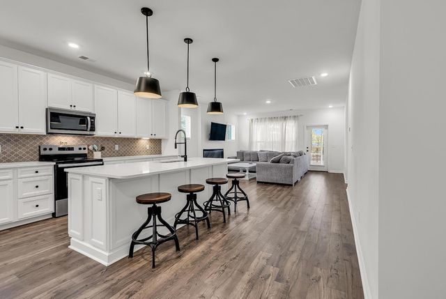 35 Northbrook Dr, Murrells Inlet, SC 29576