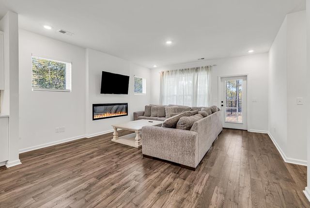 35 Northbrook Dr, Murrells Inlet, SC 29576