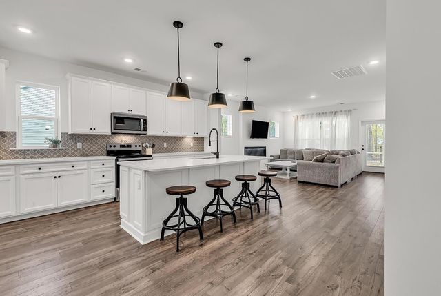 35 Northbrook Dr, Murrells Inlet, SC 29576