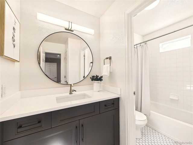 8366 Devinney St, Arvada, CO 80005