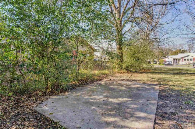 311 Booth Ave, Cantonment, FL 32533