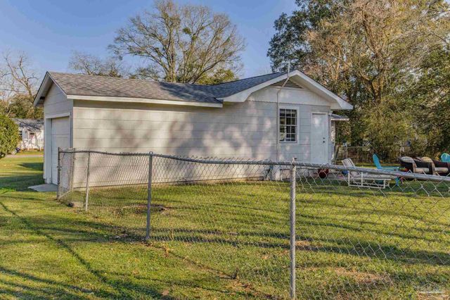 311 Booth Ave, Cantonment, FL 32533