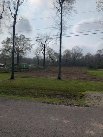 421 County Road 4012, Dayton, TX 77535