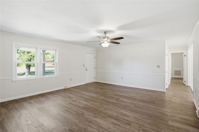 207 Greenmeadow Circle, Anderson, SC 29626