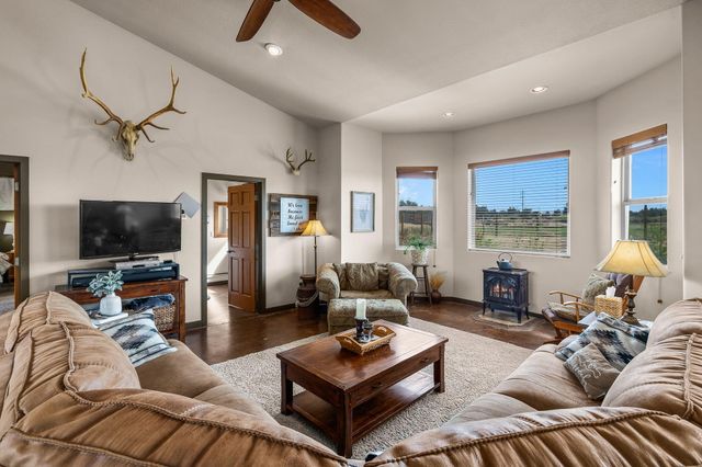 3885 NE Xenolith Street, Terrebonne, OR 97760