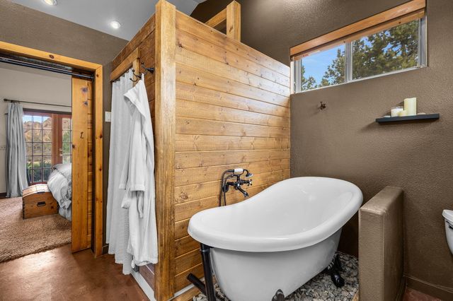 3885 NE Xenolith Street, Terrebonne, OR 97760