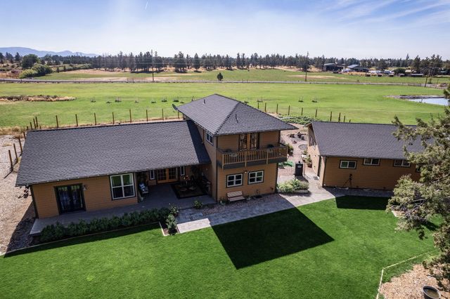 3885 NE Xenolith Street, Terrebonne, OR 97760